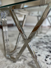 Load image into Gallery viewer, Vivien Square Clear Glass Coffee Table