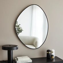 Load image into Gallery viewer, Kai 90cm Pebble Mirror Black