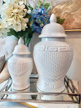 Load image into Gallery viewer, 32 cm White Zen Temple Hampton Jar - Decorative
